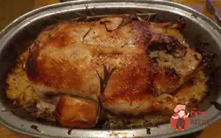 Запечений Гусак З Яблуками Та Квашеною Капустою