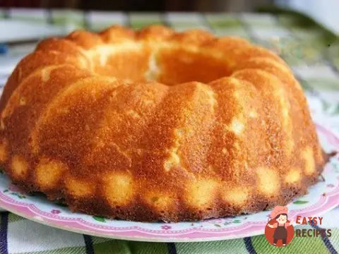 Сирний манник з ваніллю та ягодами.