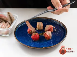 Крок 10: Закуска з маринованих помідорів з кількою