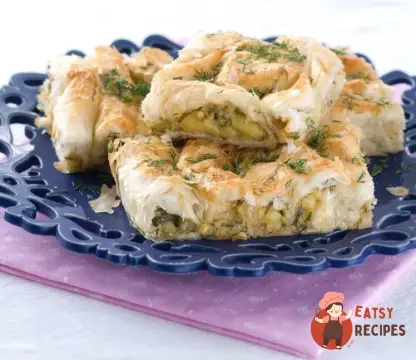 Грецький пиріг з цукіні, фетою та зеленню (Kolokithopita)