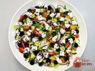 Грецький салат з рукколою