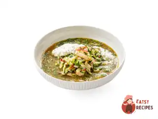 Окрошка на квасі з копченою індичкою