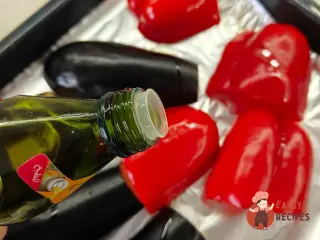 Крок 5: Салат з куркою, печеними баклажанами, перцем та рукколою