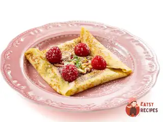 Млинці з малиною та фісташкою