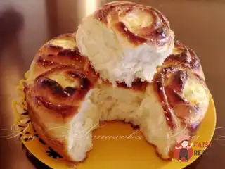 Пиріг з сирними трояндами