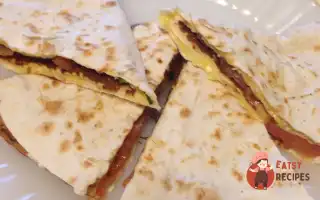 Яєчні Коржики В Лаваші З Сиром Та Томатами