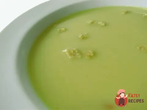 Суп-пюре з кропиви та черемші
