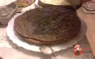 Шоколадно-Полуничний Торт Зі Згущеним Молоком І Горішками