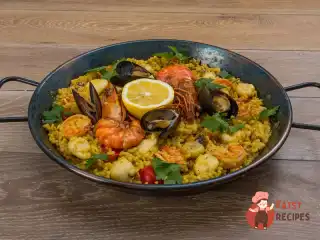 Паелья з морепродуктами