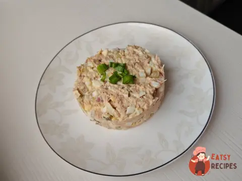 Салат з тунцем