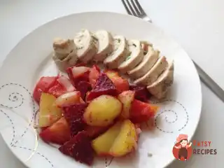 Курячий рулет із запеченими овочами