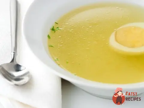 Ароматний курячий бульйон