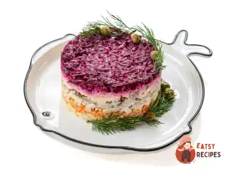 Оселедець під шубою з каперсами