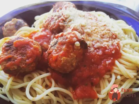 Спагетті з м'ясними кульками (meatballs)