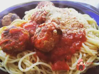 Спагетті з м'ясними кульками (meatballs)