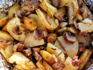 Картопля з грибами