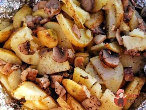 Картопля з грибами