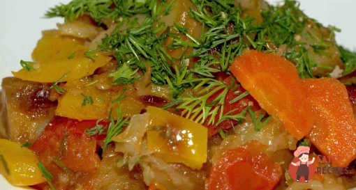 Овочеве рагу з болгарським перцем, помідорами, картоплею