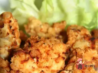 Маринована імбирна курка з червоним перцем, зеленою цибулею та лаймом