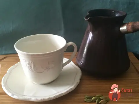 Кава арабською з кардамоном