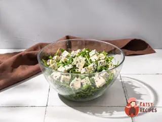 Крок 4: Салат із грушею, волоськими горіхами та блакитним сиром