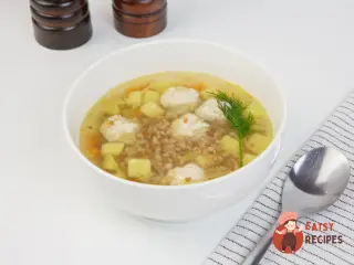 Крок 12: Гречаний суп з фрикадельками