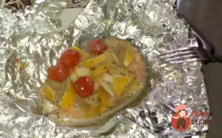 Запечений У Фользі Лосось З Чері Та Лимоном