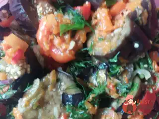 Гострий баклажанний салат