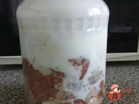 Шашлик зі свинини в маринаді кефіру.