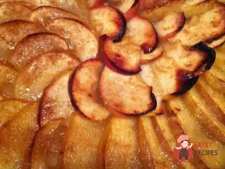 Яблучно-грушевий пиріг