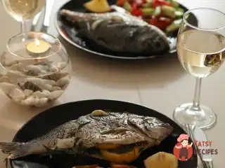 Дорада з розмарином та чебрецем