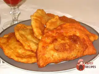 Чебуреки домашні із зеленню