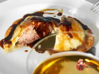 Пиріг з качкою та соусом зі стауту