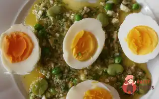 Яйця Із Зеленим Соусом З Петрушки, Бобів Та Горошку.