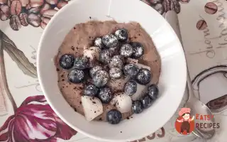 Льняна Каша З Голубкою Та Шоколадною Крихтою