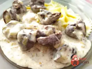 Серця індички в сирному соусі