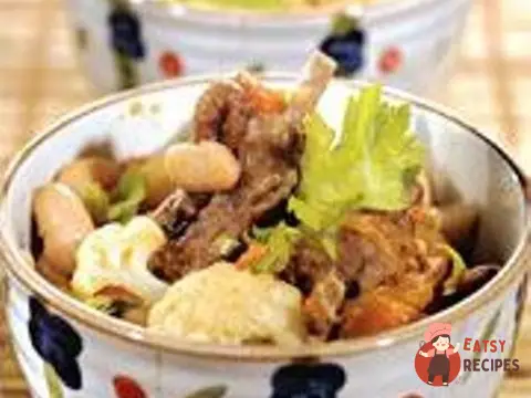 Рагу з баранячих реберець з овочами.