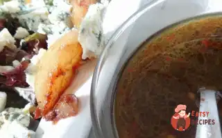 Салат З Карамелізованими Грушами Та Рокфором