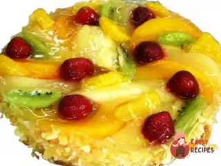 Торт з фруктами та желе