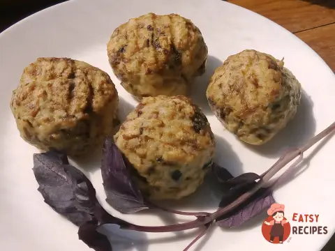 Котлети з курячого фаршу з печерицями в духовці
