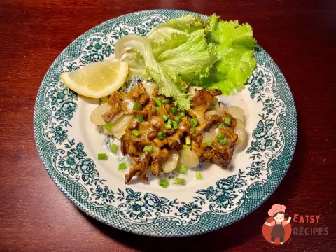 Картопля з лисичками, запечені у вершках
