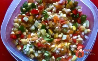 Сальса З Персиками Та Кукурудзою