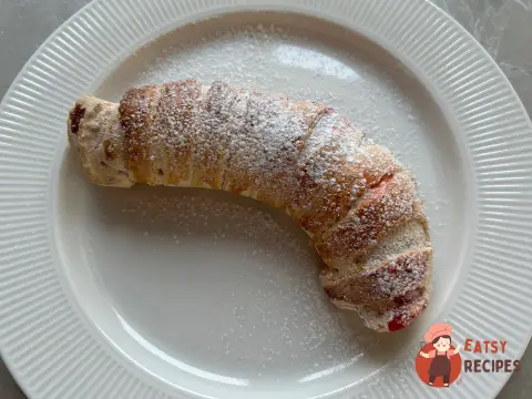 Булочки з полуницею
