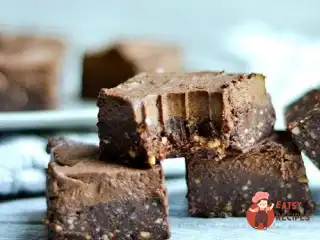 Веганські шоколадно-кавові мусові брауні з горіхами