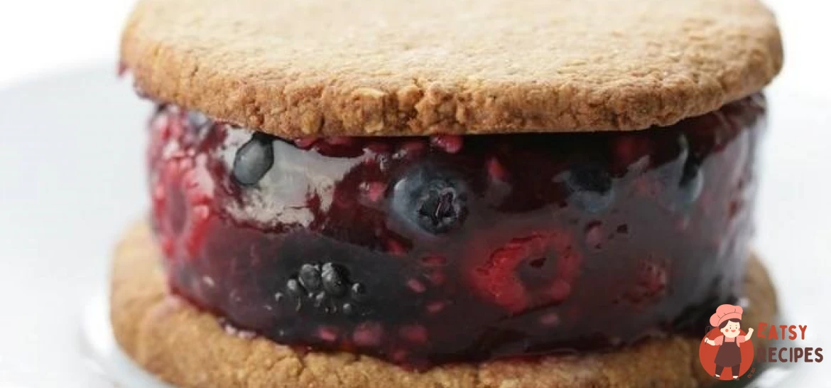 Желе з ягід у кокосовому печиві