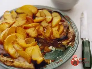 Сирно-фруктова запіканка з апельсиновою цедрою