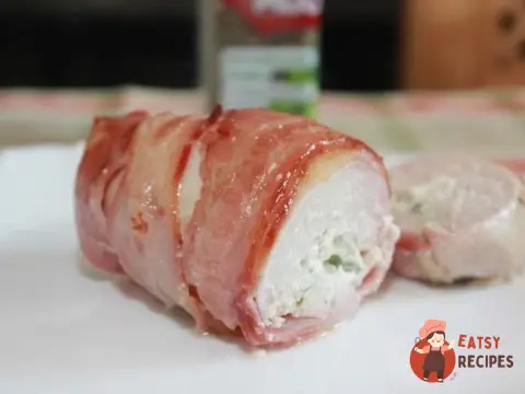 Курячі грудки, фаршировані козиним сиром та зеленню