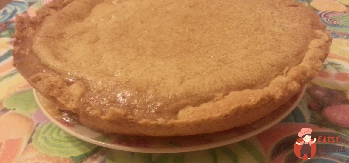 Пиріг з вареним згущеним молоком і вершками на сирному тісті