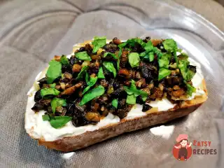 Брускетта з грибами та баклажаном