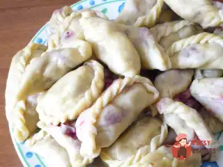 Вареники з вишнею по-домашньому